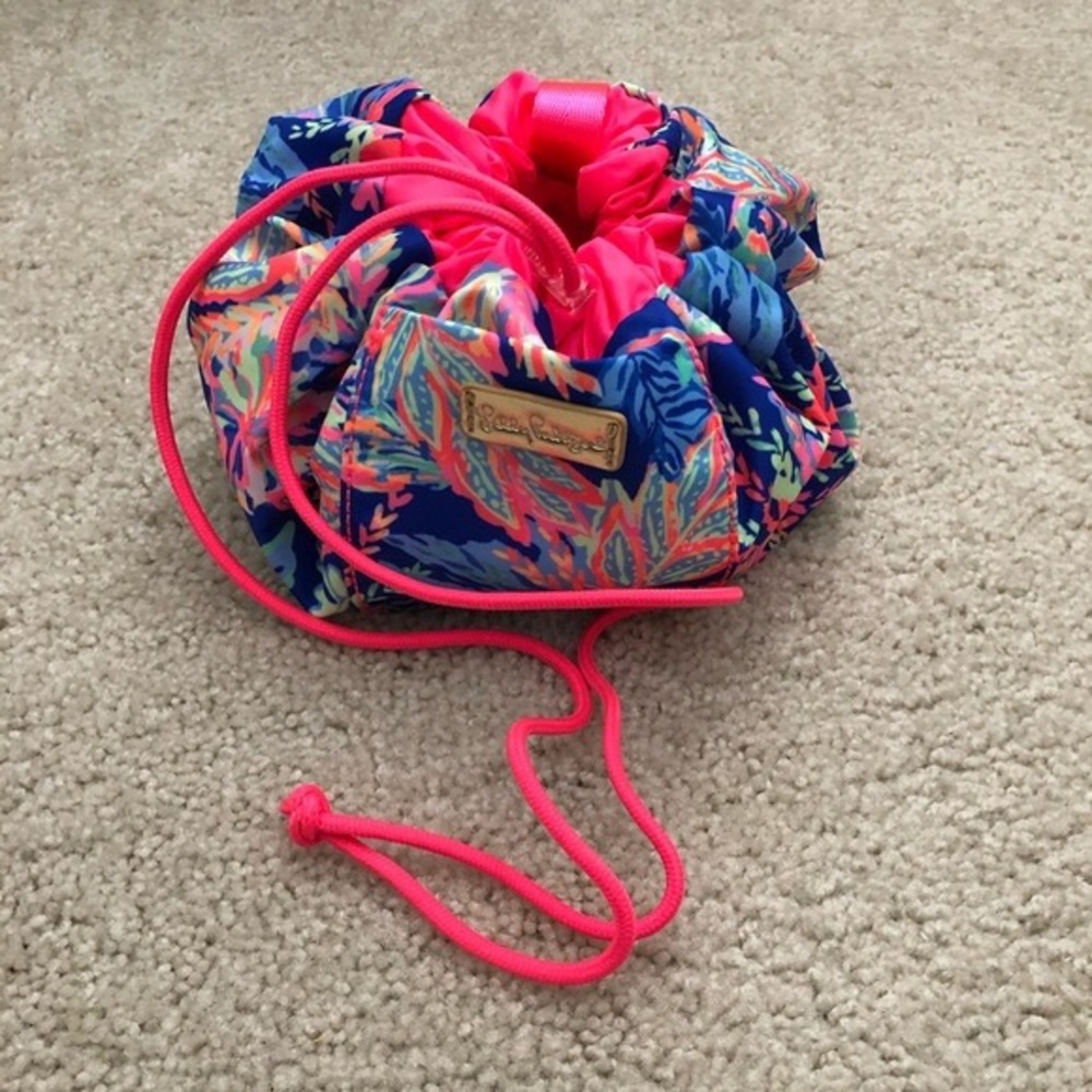 NWT Lilly Pulitzer make up bag